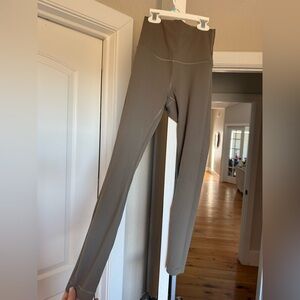 Size 4 Lululemon Wunder Train 25 inch